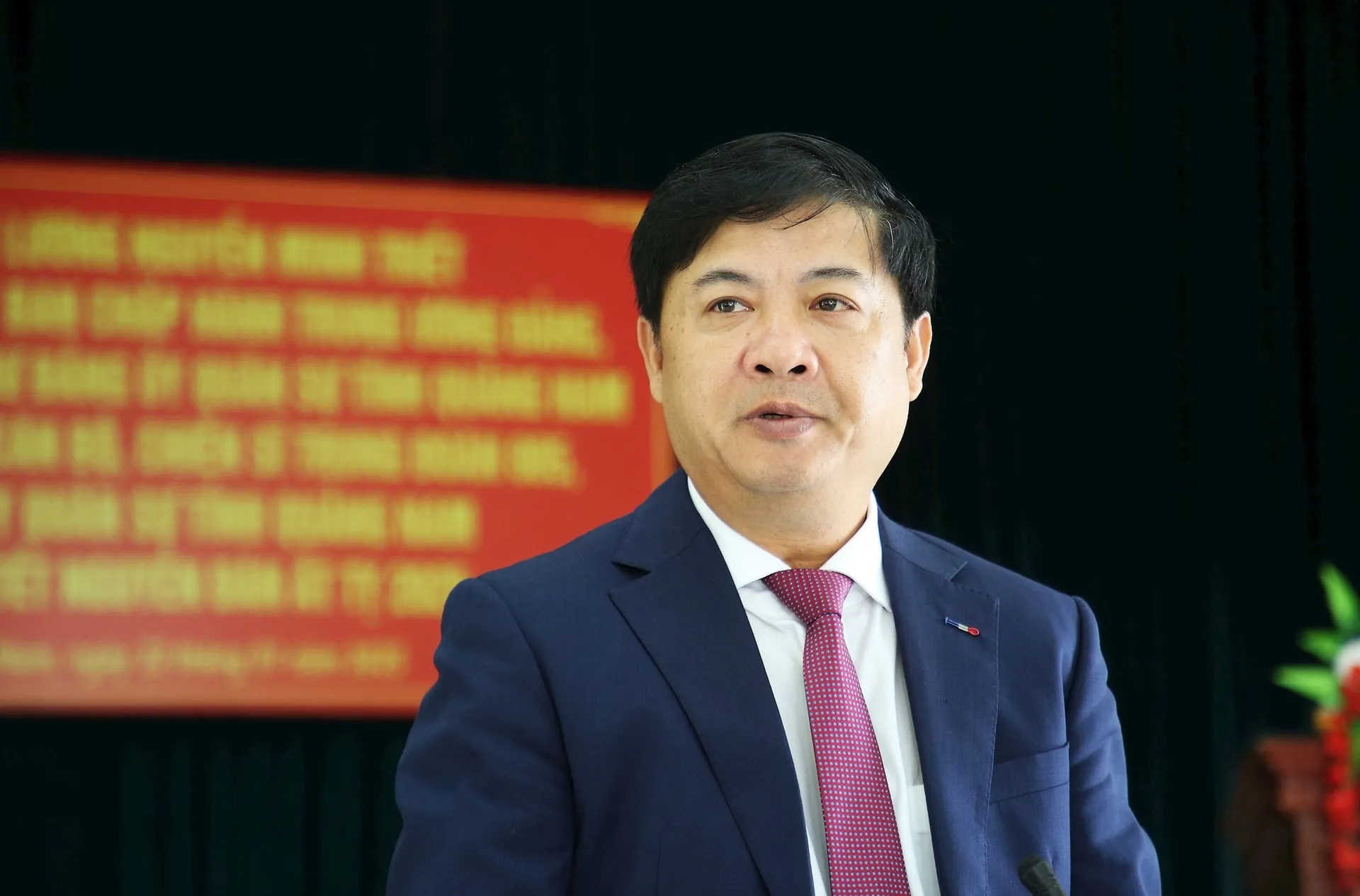 Phân công nhiệm vụ Chủ tịch và 8 Phó Chủ tịch thành phố Đà Nẵng ảnh 1