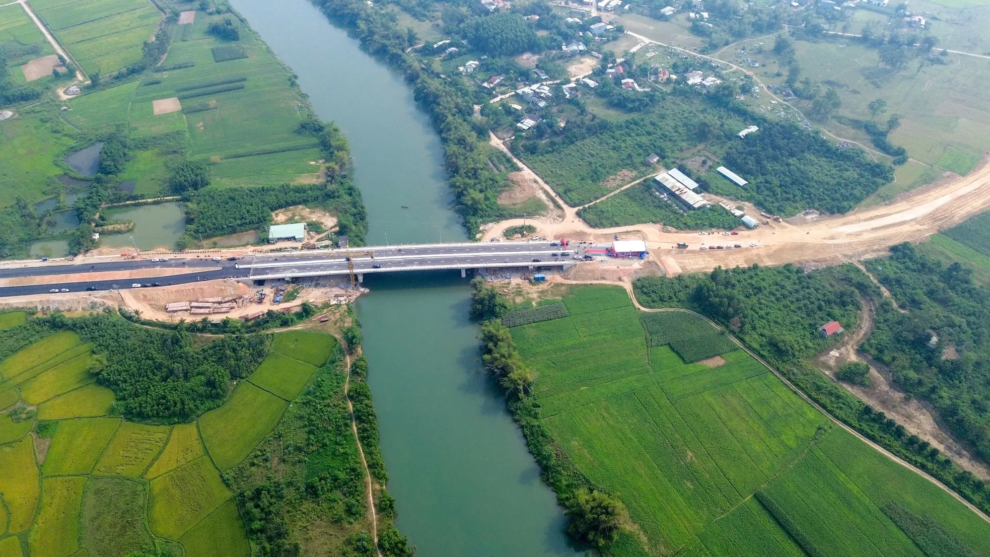 Cầu hơn 270 tỷ đồng ở Đà Nẵng thi công xong 'nằm chờ' đường dẫn ảnh 6