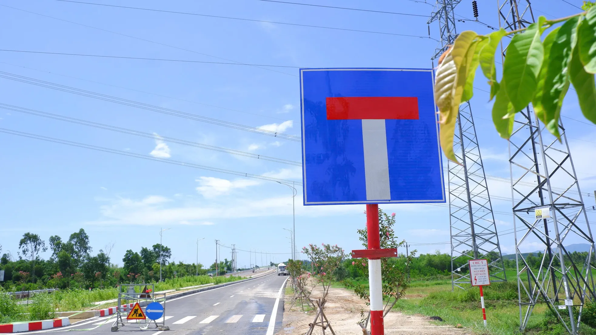 Cầu hơn 270 tỷ đồng ở Đà Nẵng thi công xong 'nằm chờ' đường dẫn ảnh 3