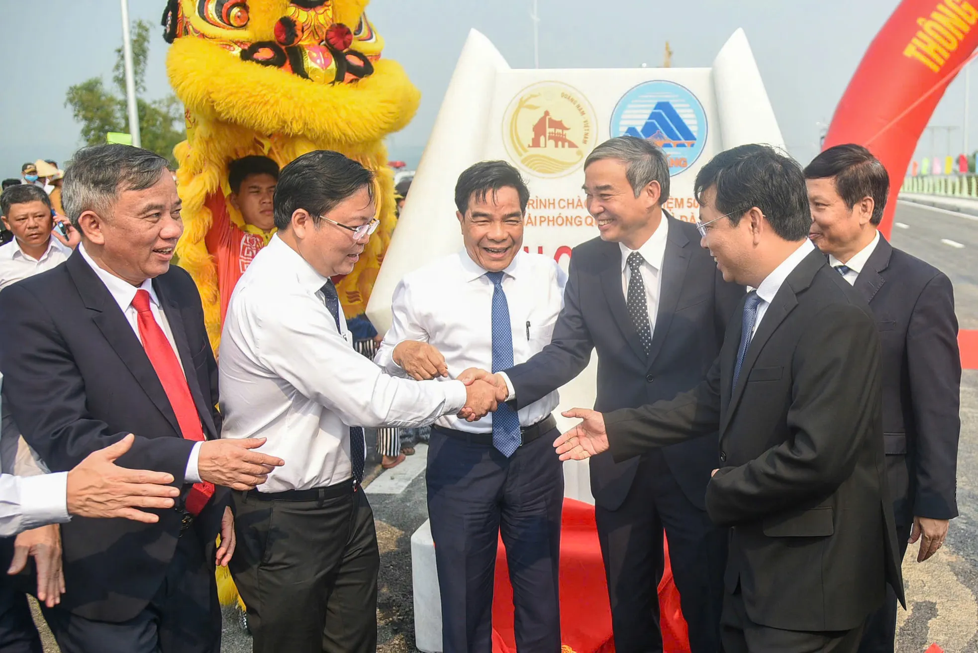 Cầu hơn 270 tỷ đồng ở Đà Nẵng thi công xong 'nằm chờ' đường dẫn ảnh 2