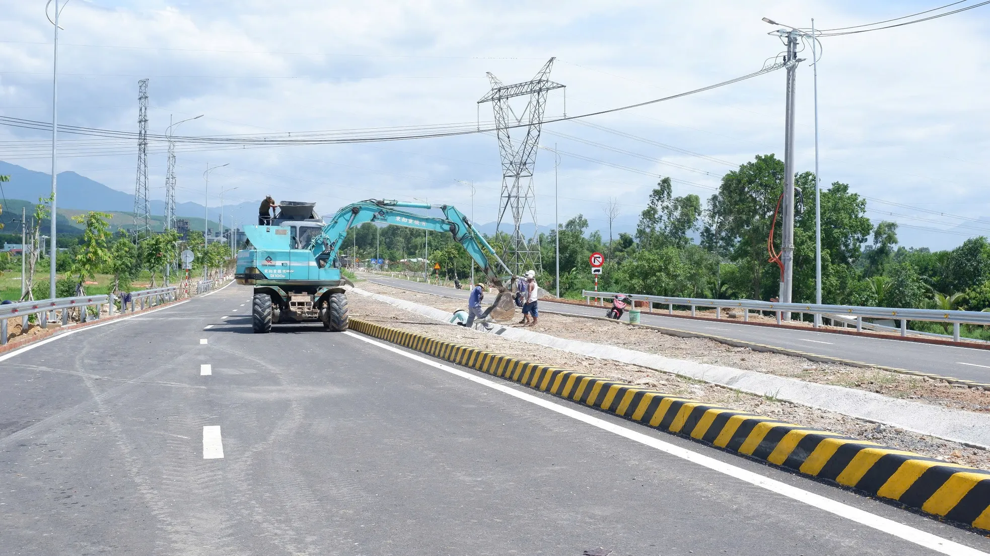Cầu hơn 270 tỷ đồng ở Đà Nẵng thi công xong 'nằm chờ' đường dẫn ảnh 10