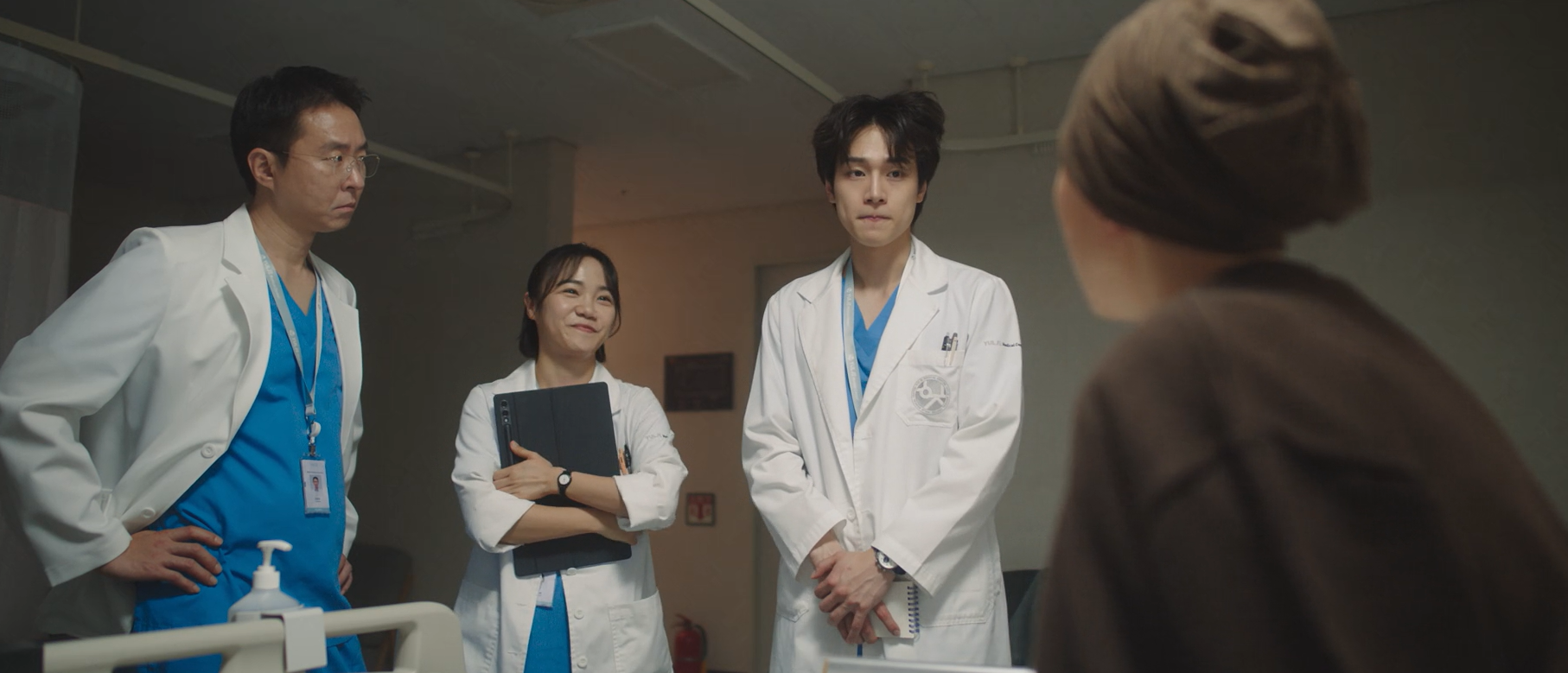 Kết Resident Playbook: Bộ tứ OBGY gieo nụ cười lẫn nước mắt, cameo "nhà Gấu" sến ảnh 1