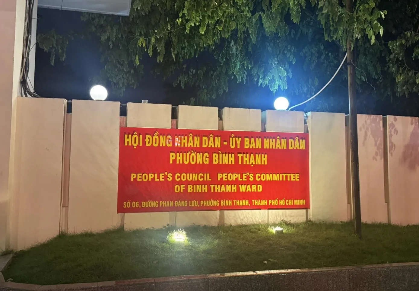 Cận cảnh bảng tên trụ sở phường Sài Gòn, Bình Thạnh ảnh 6