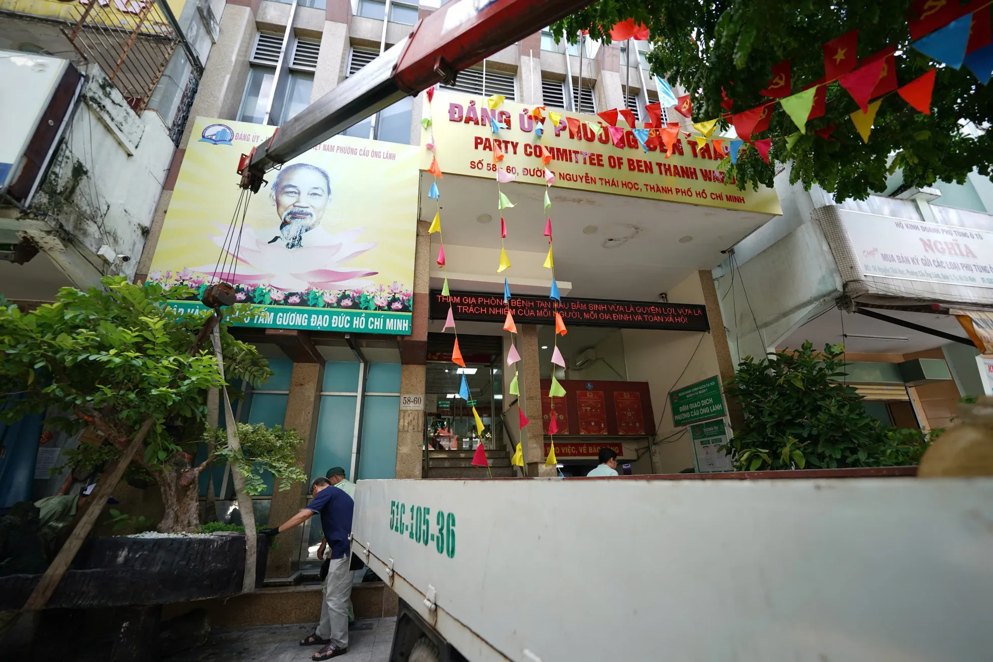 Cận cảnh bảng tên trụ sở phường Sài Gòn, Bình Thạnh ảnh 10