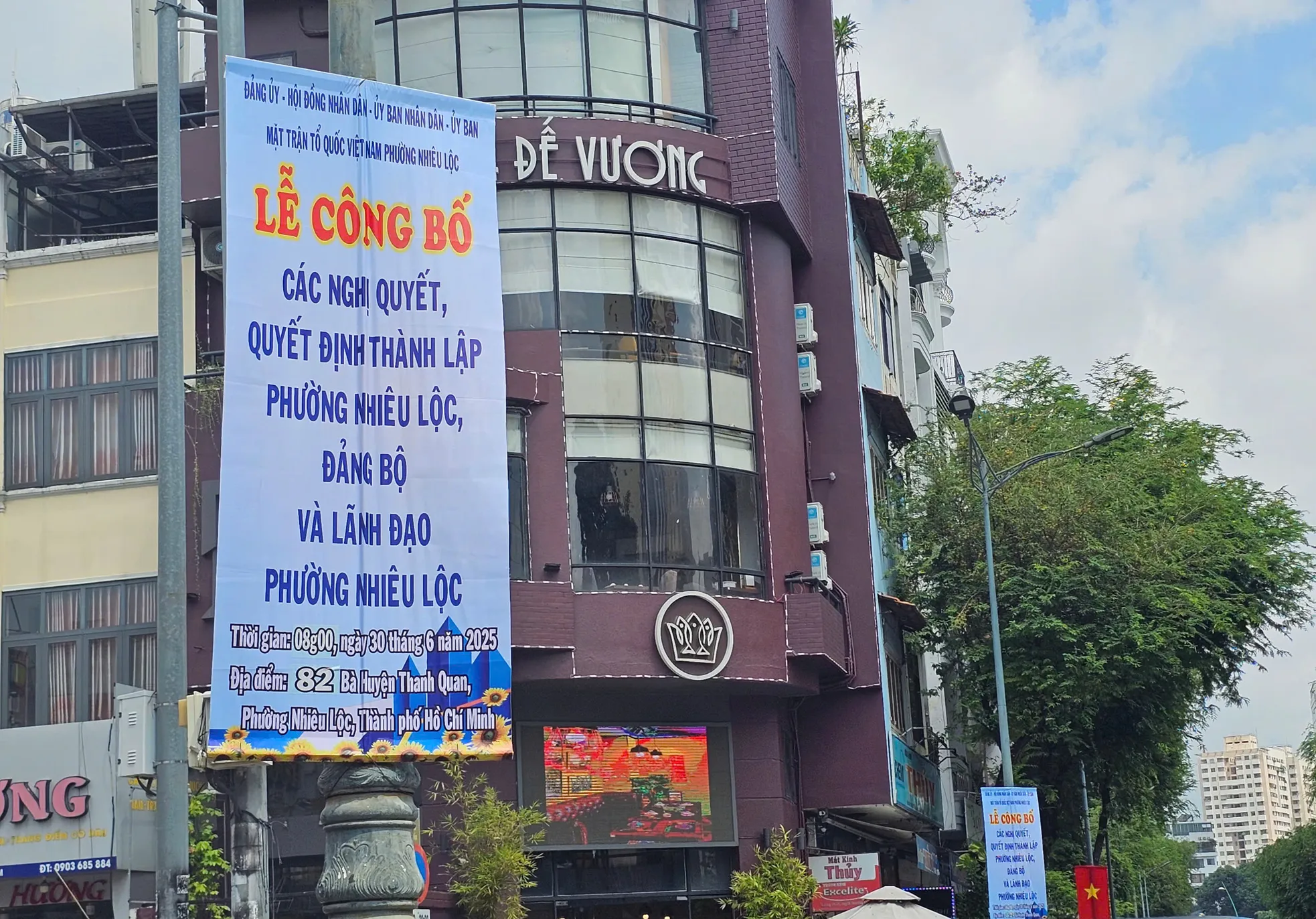 Cận cảnh bảng tên trụ sở phường Sài Gòn, Bình Thạnh ảnh 12