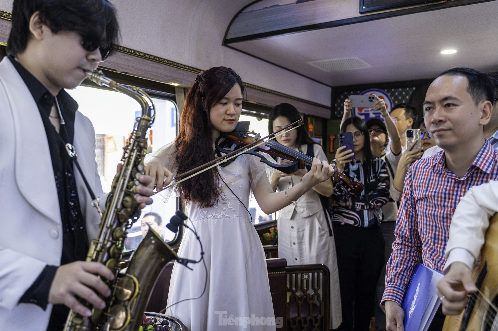 Tàu hỏa 5 sao Hà Nội - Hải Phòng chính thức ‘trình làng’ ảnh 18