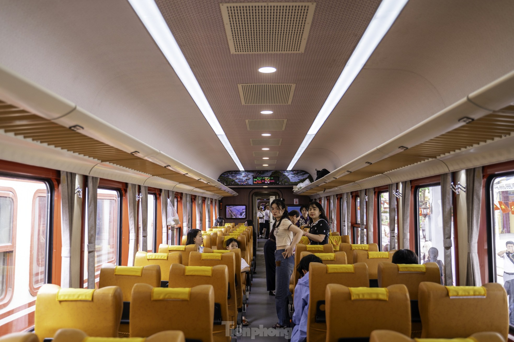 Tàu hỏa 5 sao Hà Nội - Hải Phòng chính thức ‘trình làng’ ảnh 11