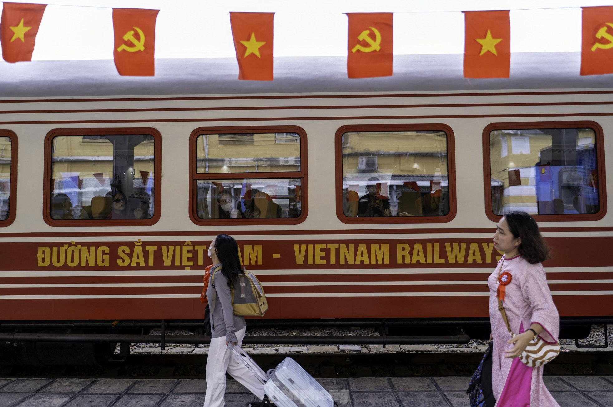 Tàu hỏa 5 sao Hà Nội - Hải Phòng chính thức ‘trình làng’ ảnh 7