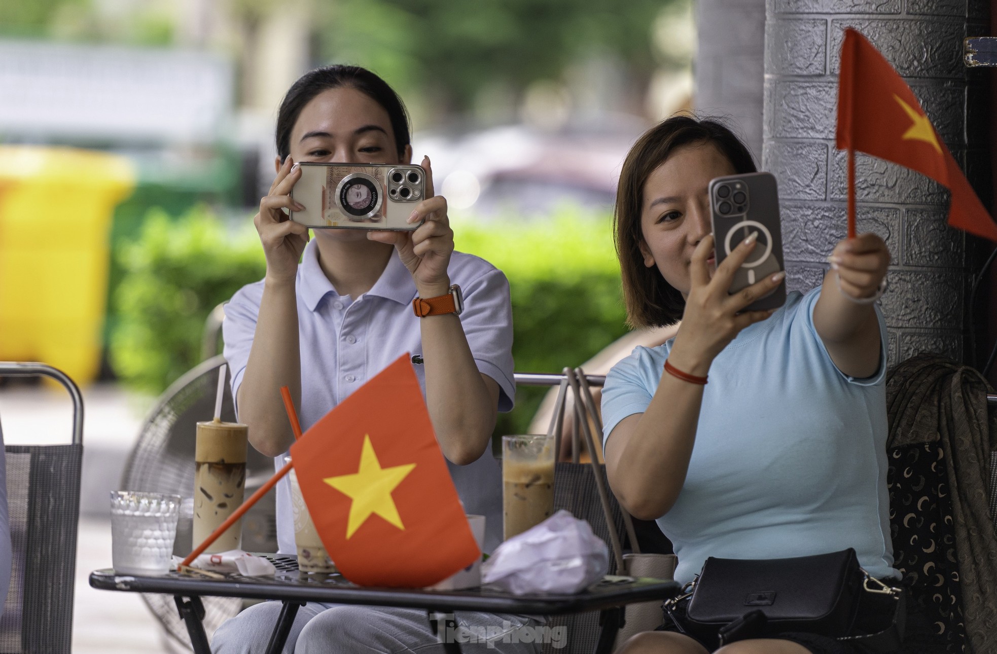 Hải Phòng rực rỡ cờ hoa mừng kỷ niệm 70 năm Ngày giải phóng ảnh 9