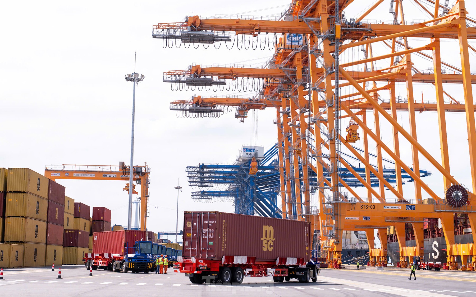 Chủ tịch nước bấm nút khánh thành 2 bến cảng nước sâu Lạch Huyện ảnh 4