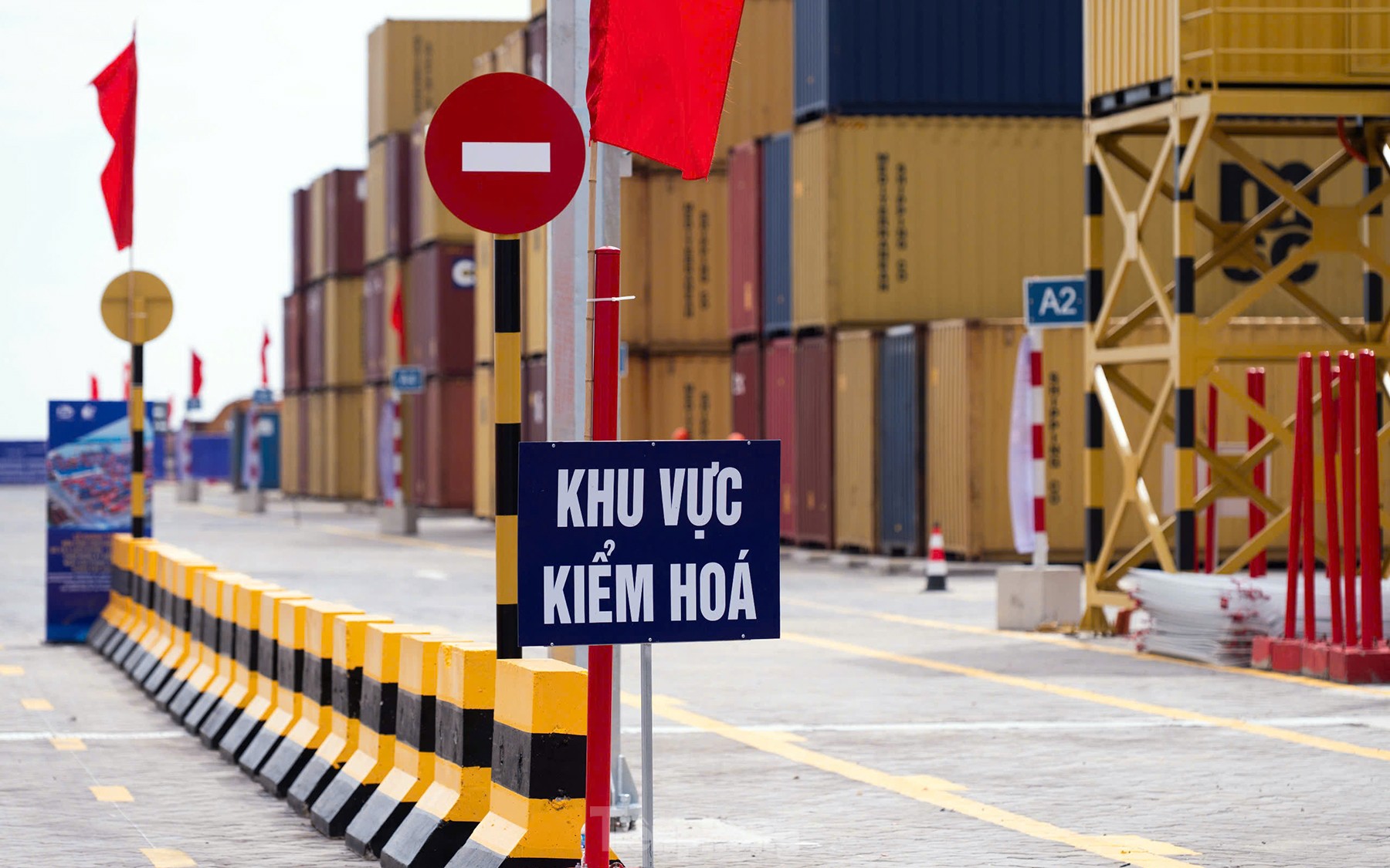 Chủ tịch nước bấm nút khánh thành 2 bến cảng nước sâu Lạch Huyện ảnh 5