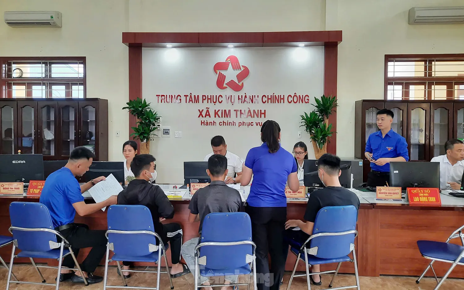 Tuổi trẻ Hải Phòng hỗ trợ người cao tuổi làm thủ tục hành chính ảnh 3