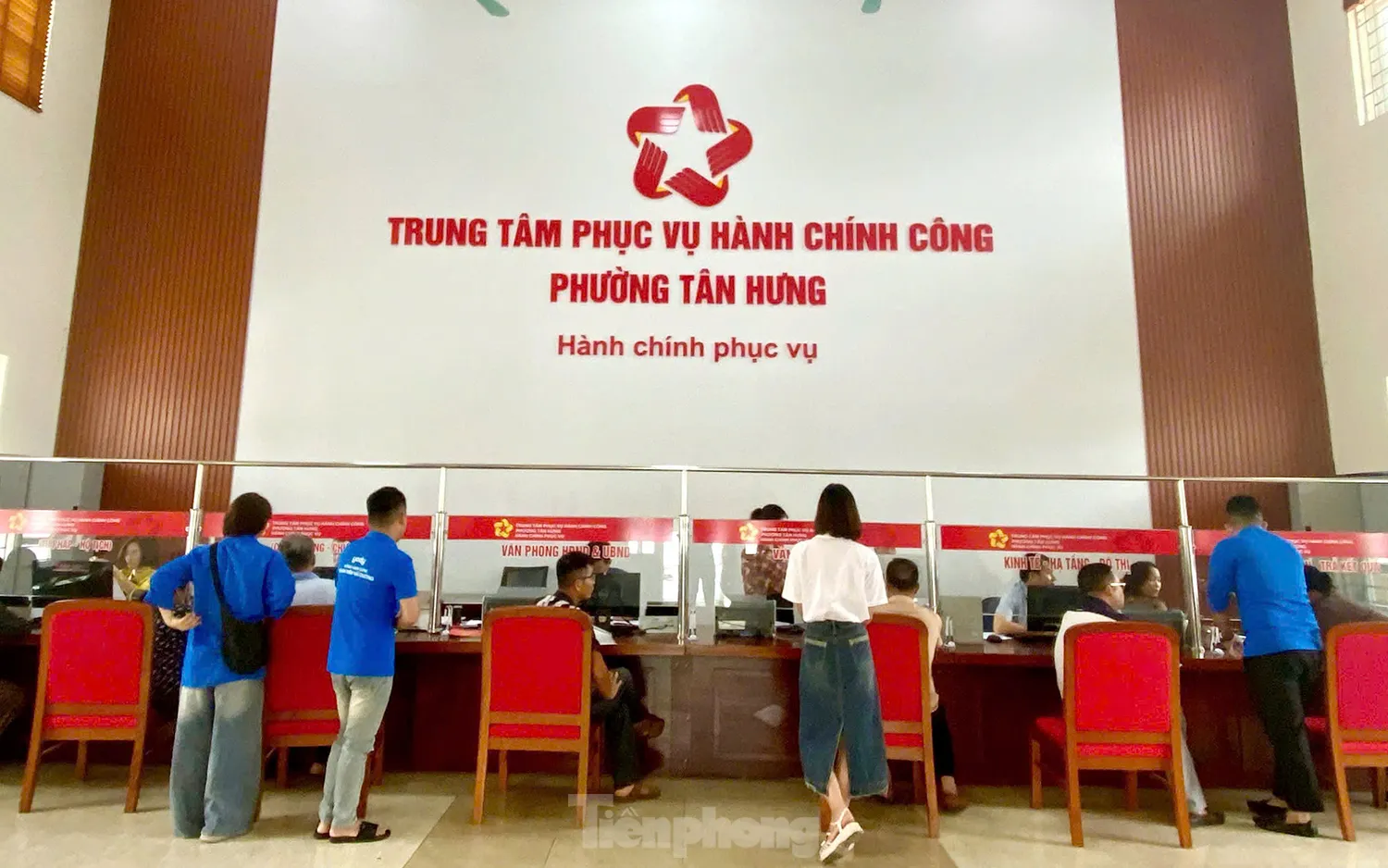 Tuổi trẻ Hải Phòng hỗ trợ người cao tuổi làm thủ tục hành chính ảnh 4