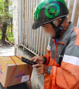 Shipper U80 từ chối nhận giúp đỡ của cộng đồng, lý do khiến nhiều người cảm động ảnh 2