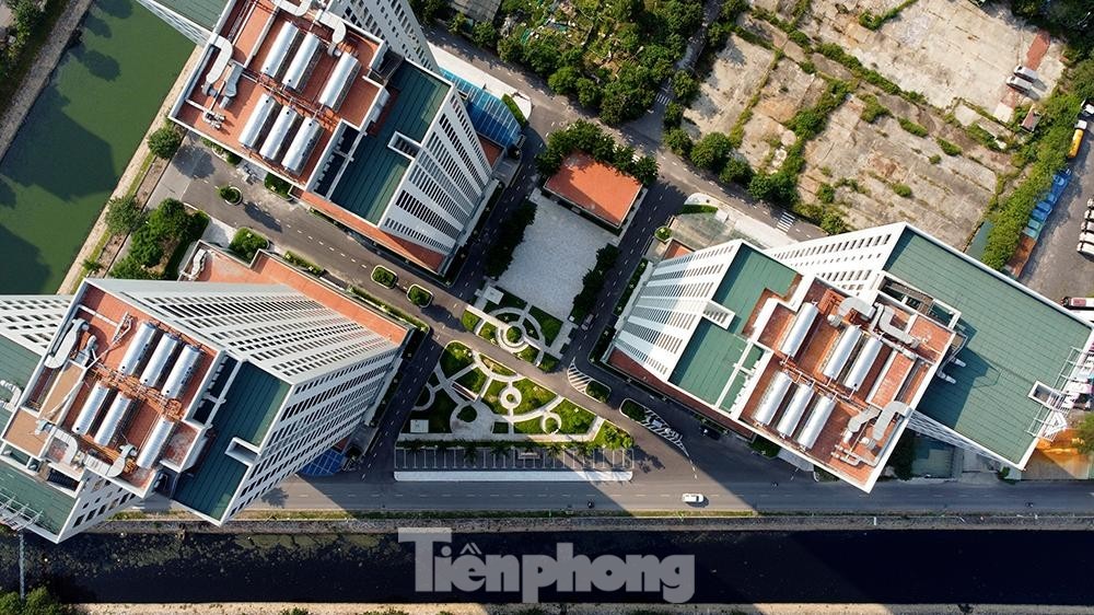 Cận cảnh khu hàng trăm căn hộ được 'đặt hàng' làm nhà tái định cư bỏ hoang giữa lúc dân 'khát' nhà ở ảnh 15