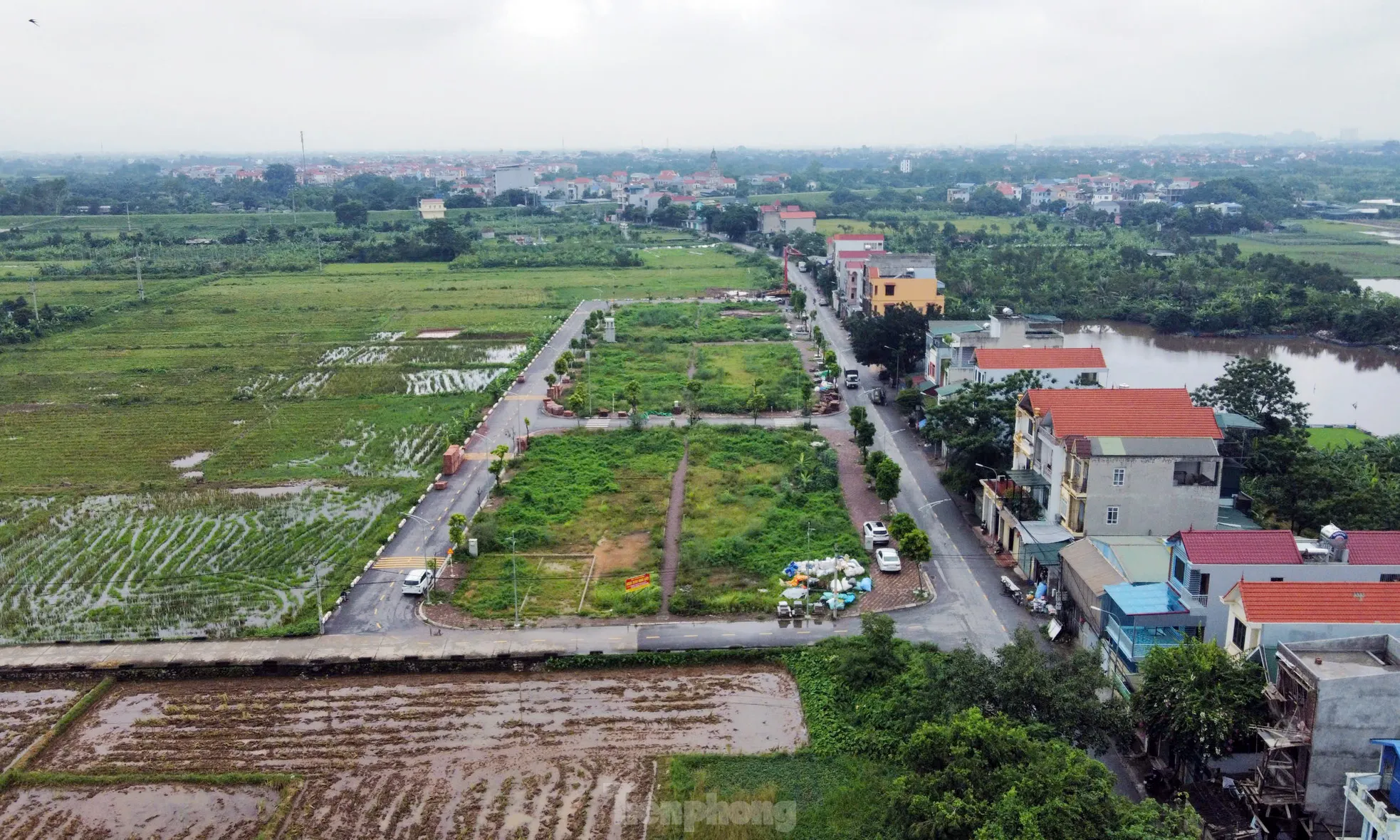 Hà Nội: Rầm rộ đấu giá đất rồi... bỏ hoang lãng phí ảnh 1