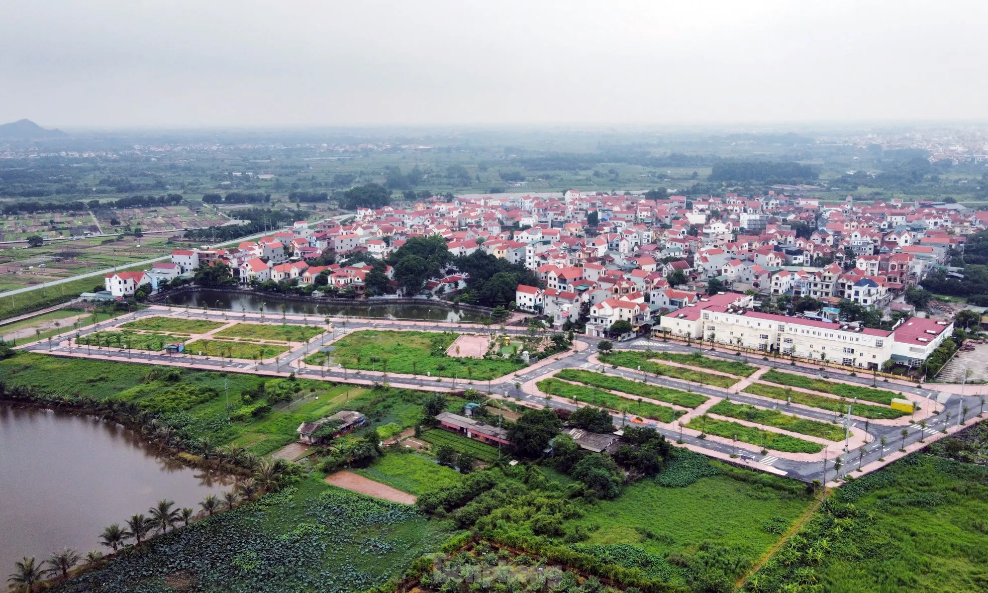 Hà Nội: Rầm rộ đấu giá đất rồi... bỏ hoang lãng phí ảnh 12
