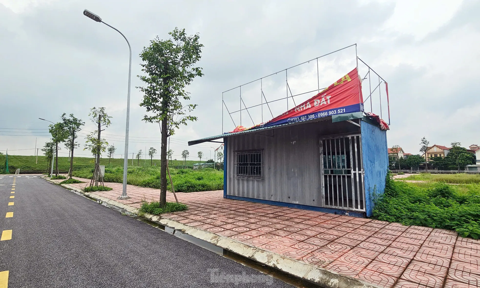 Hà Nội: Rầm rộ đấu giá đất rồi... bỏ hoang lãng phí ảnh 10