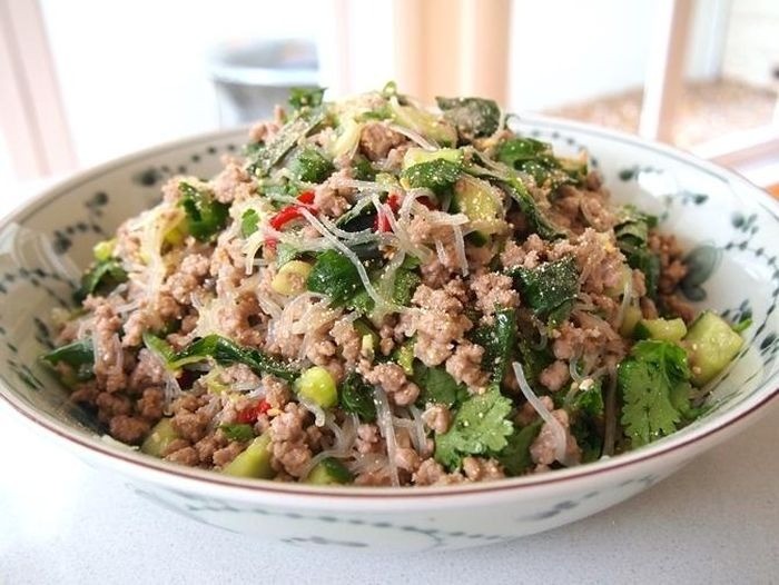 Nguyên liệu nào không thể thiếu trong Lạp - món ăn đặc trưng trong Tết Nguyên đán của người Lào?