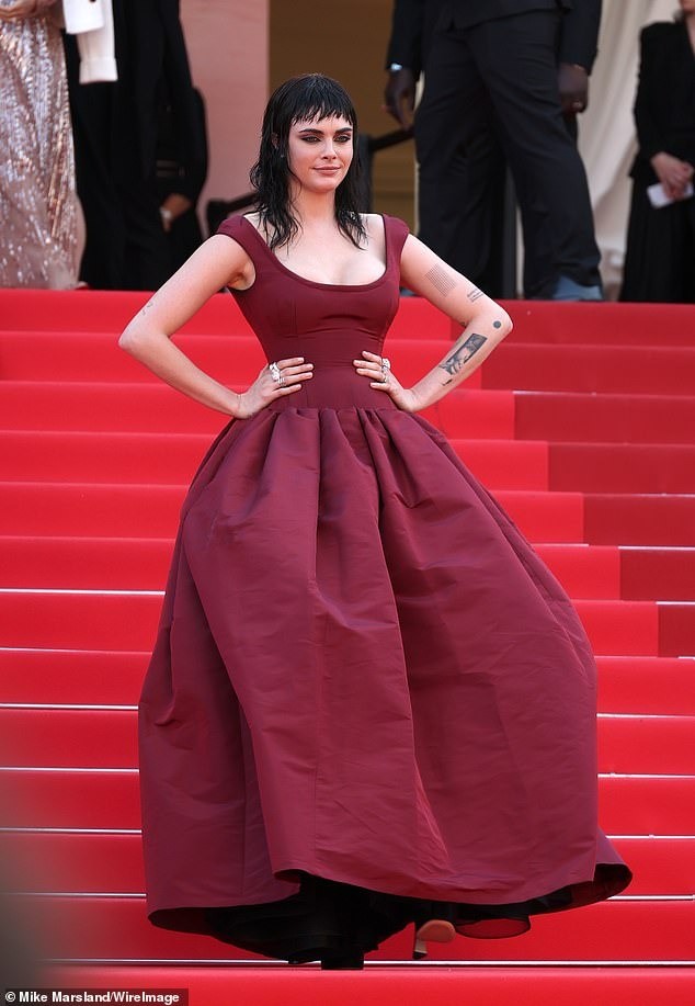 Hoa hậu đẹp nhất mọi thời đại trên thảm đỏ Cannes ảnh 9