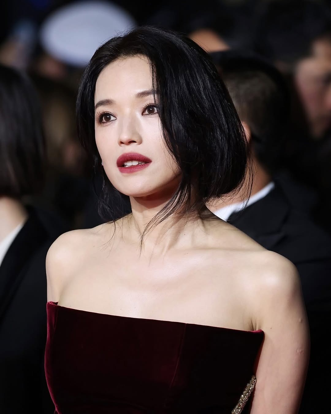 Thư Kỳ đẹp không góc chết, thách thức cả ống kính hung thần ở Cannes ảnh 2