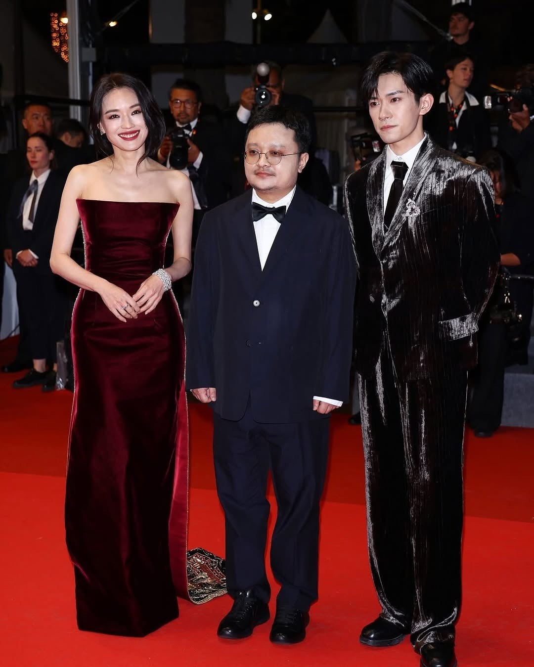 Thư Kỳ đẹp không góc chết, thách thức cả ống kính hung thần ở Cannes ảnh 1