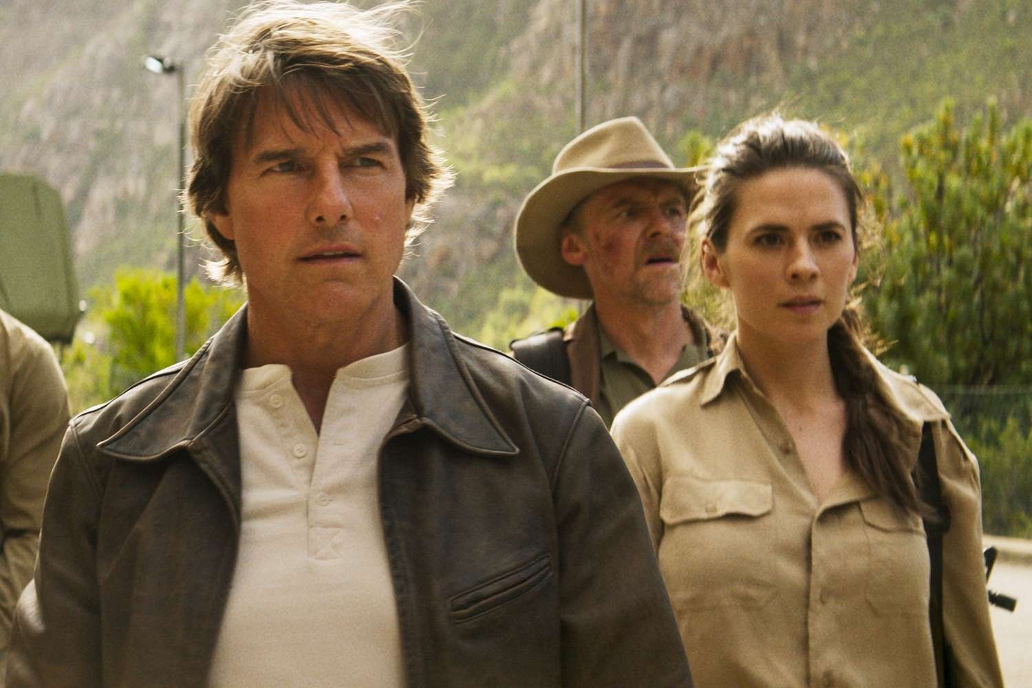 Disney phục thù cho Bạch Tuyết, Tom Cruise ăn đậm ảnh 2