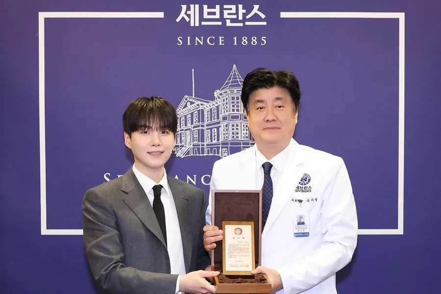 Suga (BTS) gây chấn động dư luận Hàn Quốc ảnh 1