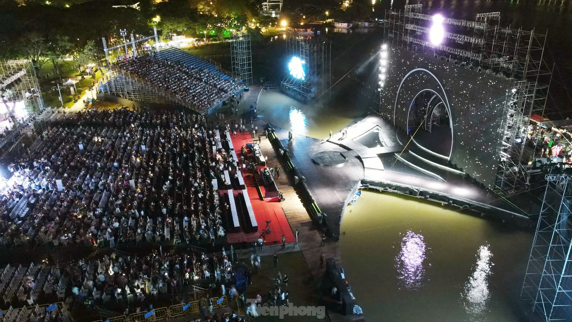 Chung kết Hoa hậu Việt Nam 2024: Viên ngọc tỏa sáng giữa dòng sông lịch sử ảnh 2