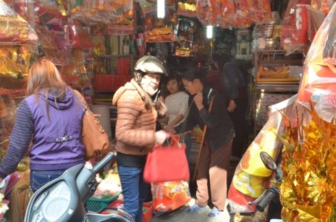 Hàng vàng mã ế ẩm trước lễ ông Công ông Táo - ảnh 2