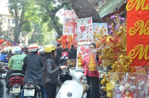 Hàng vàng mã ế ẩm trước lễ ông Công ông Táo - ảnh 8