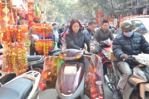 Hàng vàng mã ế ẩm trước lễ ông Công ông Táo - ảnh 11