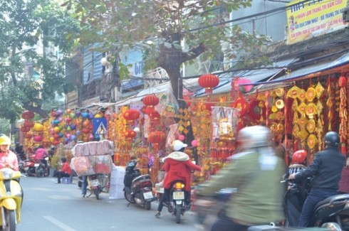 Hàng vàng mã ế ẩm trước lễ ông Công ông Táo - ảnh 14