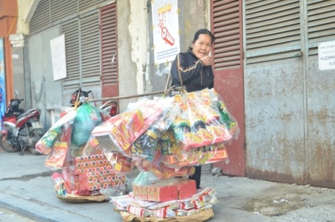 Hàng vàng mã ế ẩm trước lễ ông Công ông Táo - ảnh 18