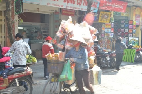 Hàng vàng mã ế ẩm trước lễ ông Công ông Táo - ảnh 17