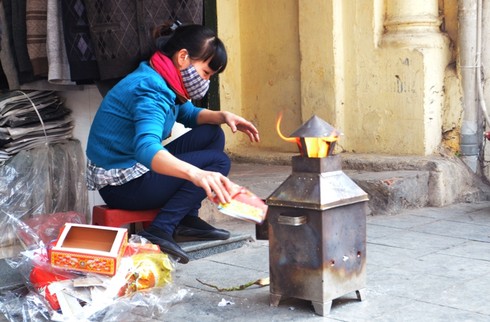 Phố cổ đỏ lửa ngày tiễn ông Táo về trời - ảnh 10