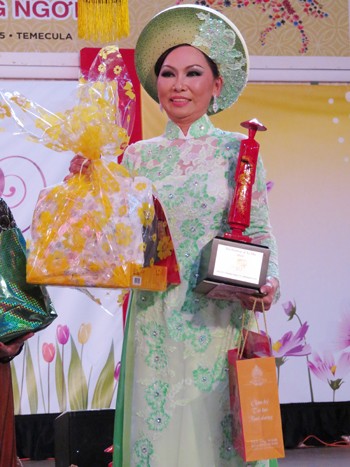 Người Việt ở Little Saigon thi áo dài - ảnh 18