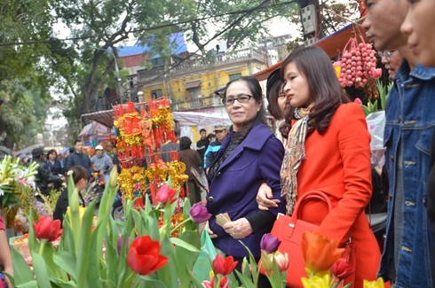 Chợ hoa Hàng Lược giữa phố cổ Hà Nội - ảnh 12