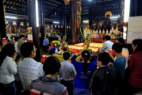 Đi lễ chùa đầu năm - Nét đẹp truyền thống người Việt - ảnh 1
