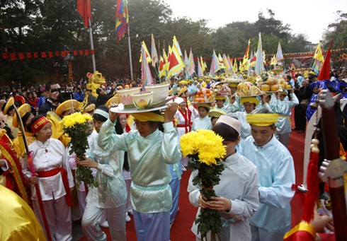 Đoàn rước “kiệu Vua” rực rỡ sắc màu hội Gò Đống Đa - ảnh 11