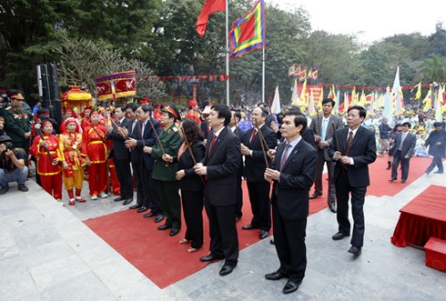Đoàn rước “kiệu Vua” rực rỡ sắc màu hội Gò Đống Đa - ảnh 12