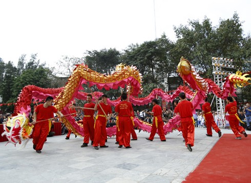 Đoàn rước “kiệu Vua” rực rỡ sắc màu hội Gò Đống Đa - ảnh 14