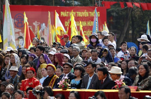 Đoàn rước “kiệu Vua” rực rỡ sắc màu hội Gò Đống Đa - ảnh 21