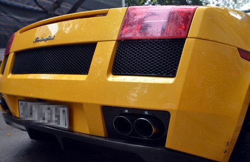 Siêu ‘bò’ Lamborghini và xế hộp Ferrari dầm mưa ở Hà Nội - ảnh 4