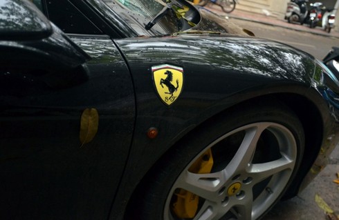 Siêu ‘bò’ Lamborghini và xế hộp Ferrari dầm mưa ở Hà Nội - ảnh 5