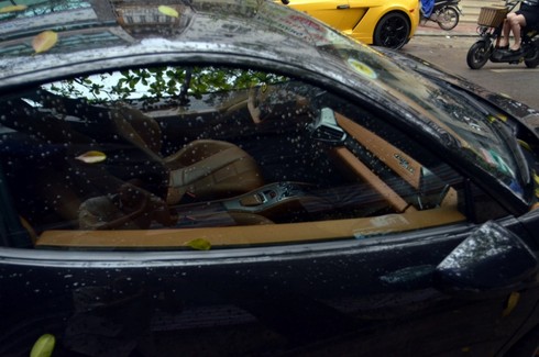 Siêu ‘bò’ Lamborghini và xế hộp Ferrari dầm mưa ở Hà Nội - ảnh 6