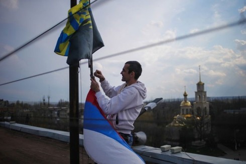Ukraine đưa xe tăng áp sát miền Đông - ảnh 10