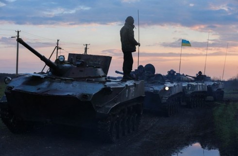 Ukraine đưa xe tăng áp sát miền Đông - ảnh 3