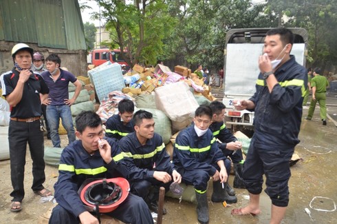 Hiện trường vụ cháy ở KCN Vĩnh Tuy - ảnh 8