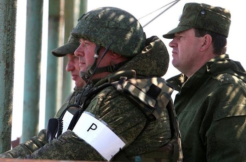 Khủng hoảng Ukraine “tăng nhiệt”, lính Nga tập trận chiếm đảo - ảnh 11